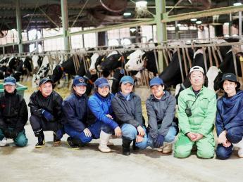 牛が喜ぶ牧場にしたい！ その思いを実現するため、一緒に働きませんか？ ◎動物好き、牛乳好き大歓迎！