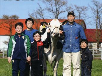 良い土づくりにこだわり、放牧酪農をおこなっています 日本最北端の村で牛と温かいファミリーとともに暮らしませんか？