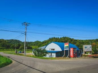 仲間と土を耕し、心を耕し、お客様に笑顔になってもらえる仕事をしませんか？ ◎農業未経験の方歓迎！