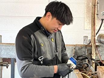 酪農経営に欠かせない機械のメンテナンスを通じて酪農家さんをサポートし、日本の酪農の未来を共に創っていきませんか？ 「助かったよ！」 そんな言葉がやりがいです