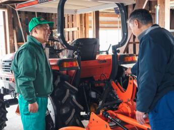 農機具の買取、販売を通して農家さんを支え、助られるお仕事です。営業未経験、農機具が分からない方も大歓迎です。初期研修で一から丁寧に教えていきます！