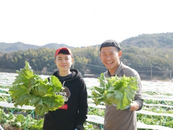 夏はガッツリ休んで、冬は熱く働く。 淡路島の自然の中で、農業も、遊びも全力で楽しめる仲間を募集！ あなたの「やりたい」もきっと叶う会社です！