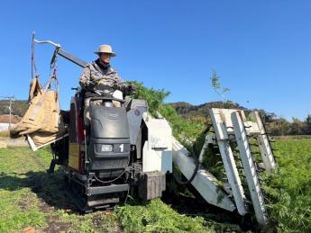 志布志で生まれ育ったからこそ、この農地と風景を守りたい 分かりやすい丁寧な指導であなたの就農をしっかりサポート！ 一緒に地域を盛り上げる『一生モノの農業』を始めませんか？