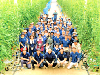 「農業の新しいカタチを創る」 0.6haから始まった冒険は、いまや国内外15拠点へ！ 農業の常識を更新し続ける成長企業で、農業生産・経営・地域創生のプロフェッショナルを目指しませんか？ ◎完全週休二日制 ◎研修制度充実