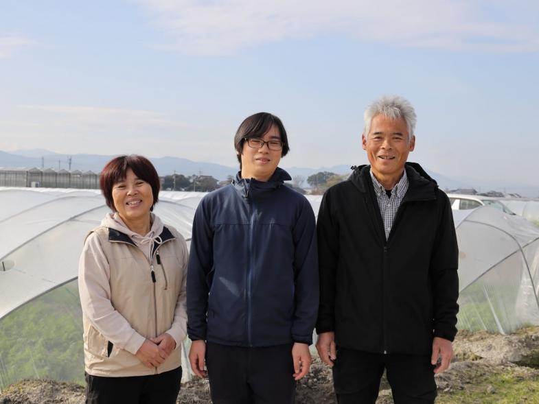 \10月15日~11月30日頃まで期間限定アルバイト大募集/ 日本一の春にんじんの産地、徳島県板野町で、人参栽培の第一歩となるトンネル設営のお手伝いをお願いします! ◎寮あり